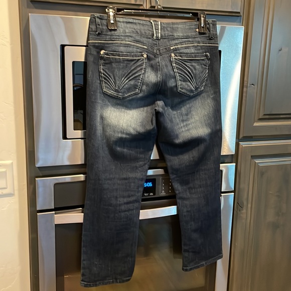 Democracy - Picture 6 of 8